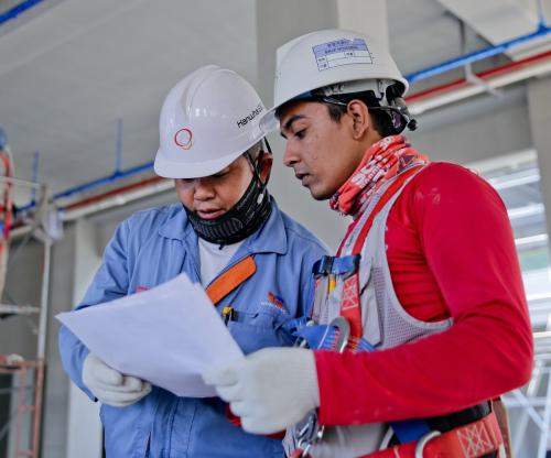 On-site workers forming an effective occupational health and safety program
